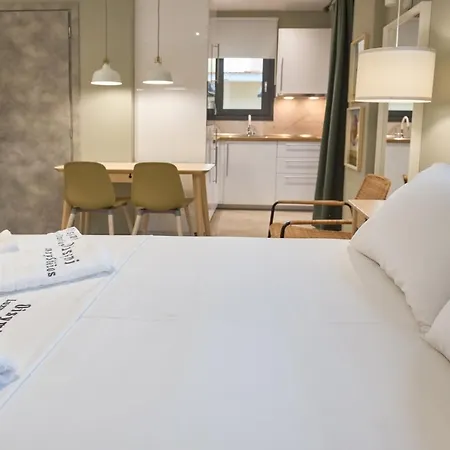 Oisymi Luxury * Néa Péramos