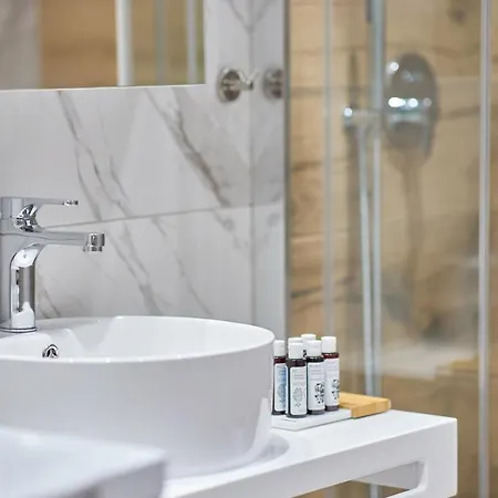 Oisymi Luxury * Néa Péramos