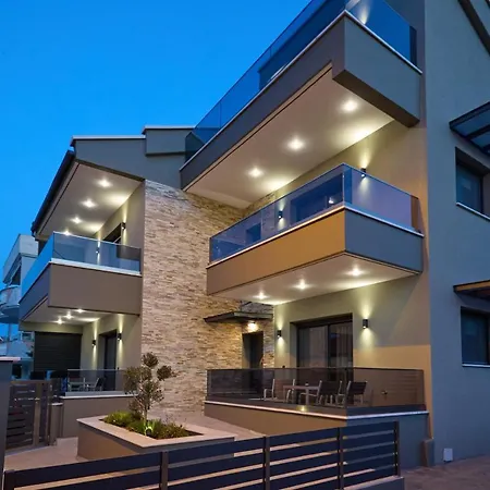 Oisymi Luxury Apartament Néa Péramos