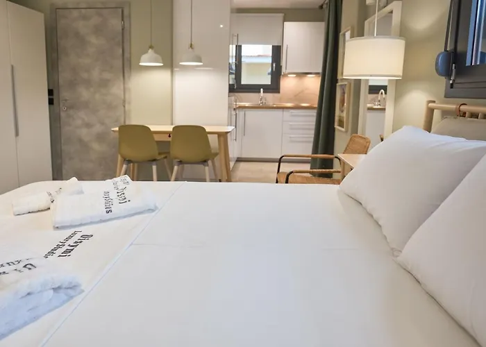 Oisymi Luxury * Néa Péramos